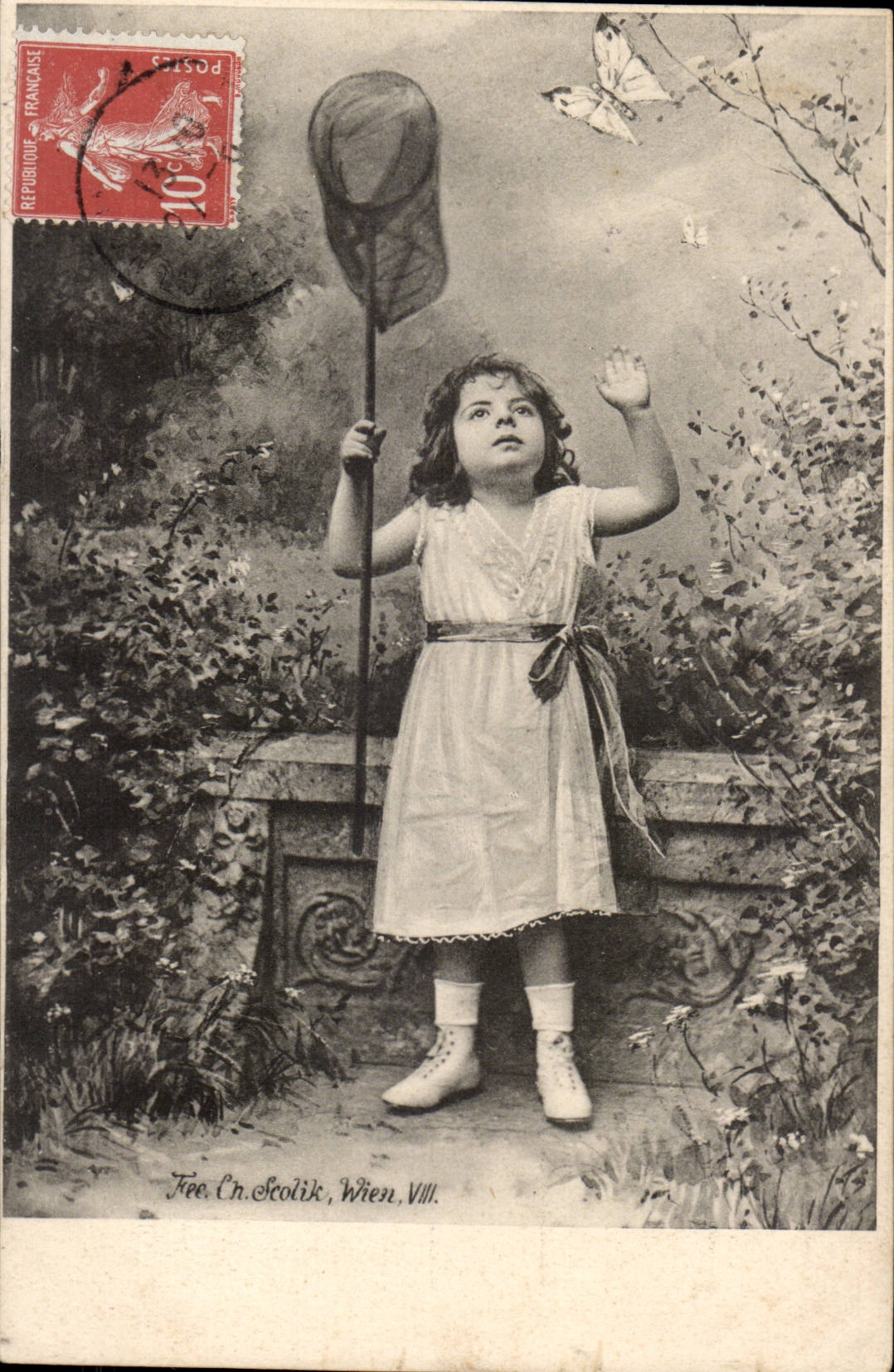 CPA Fantaisie Enfant et papillon (butterfly)