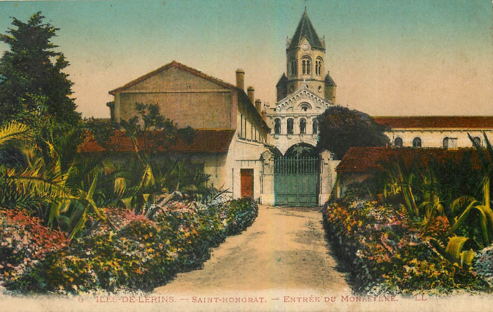 CPA Iles de Lerins Saint Honorat Entree du Monastere 
