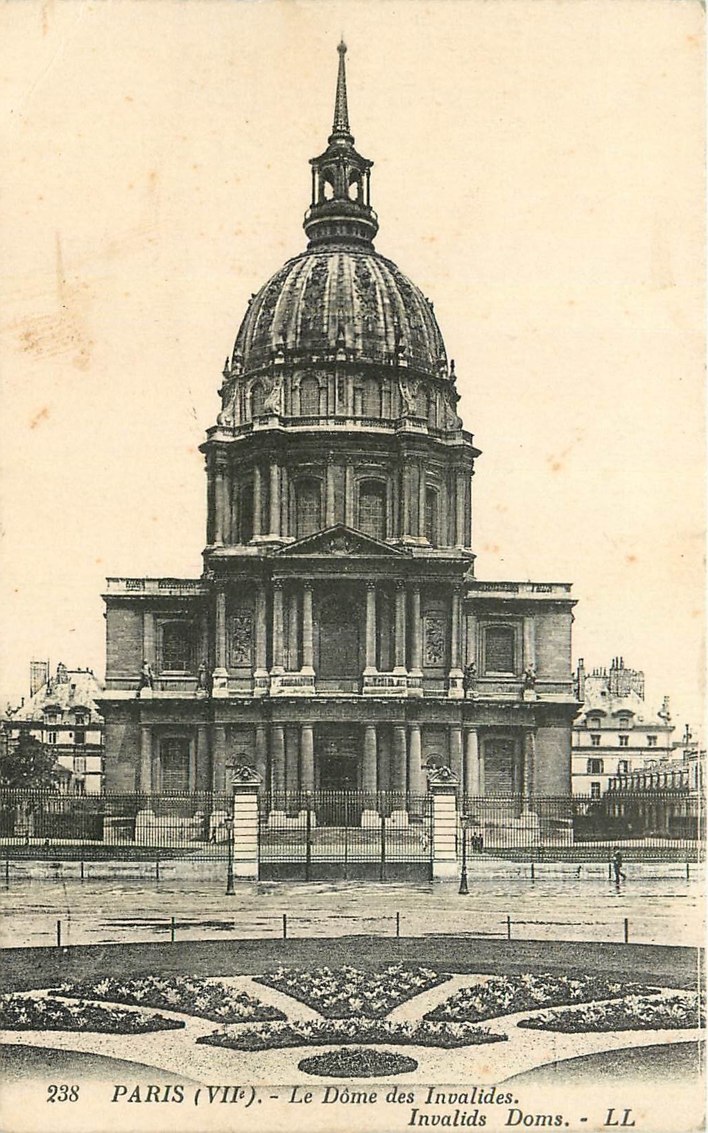 CPA Paris Le Dome des Invalides 