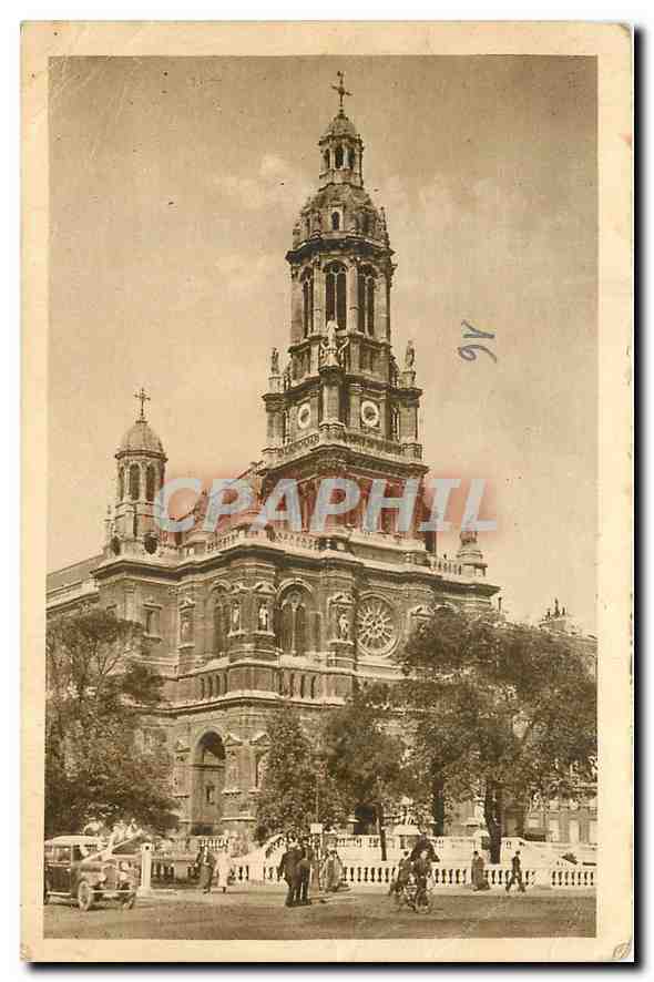 CPA En visitant Paris Eglise de la Trinite 