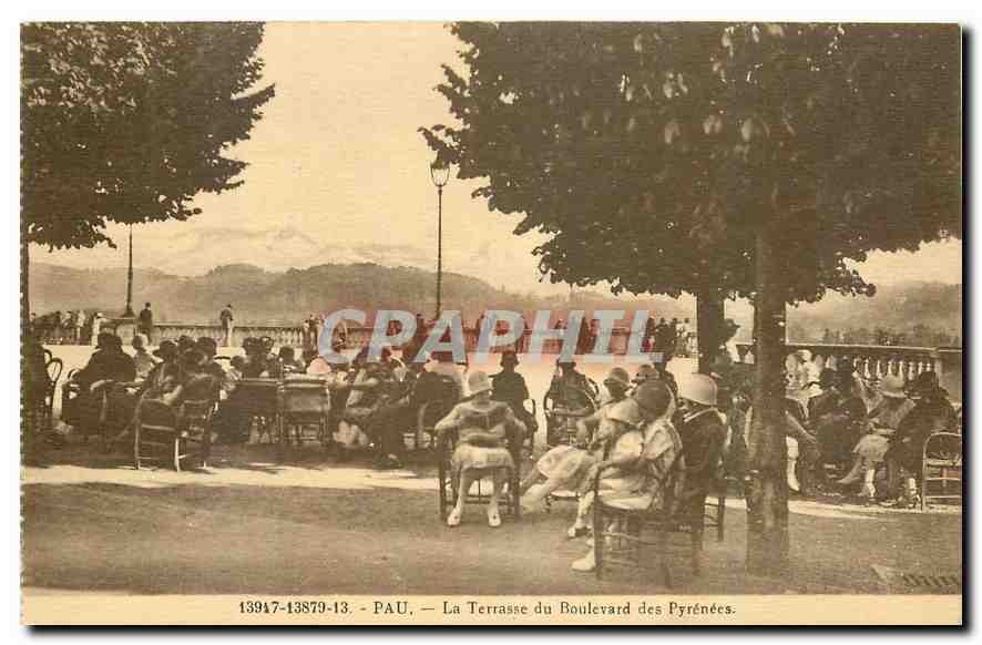 CPA Pau La Terrasse du Boulevard des Pyrenees 
