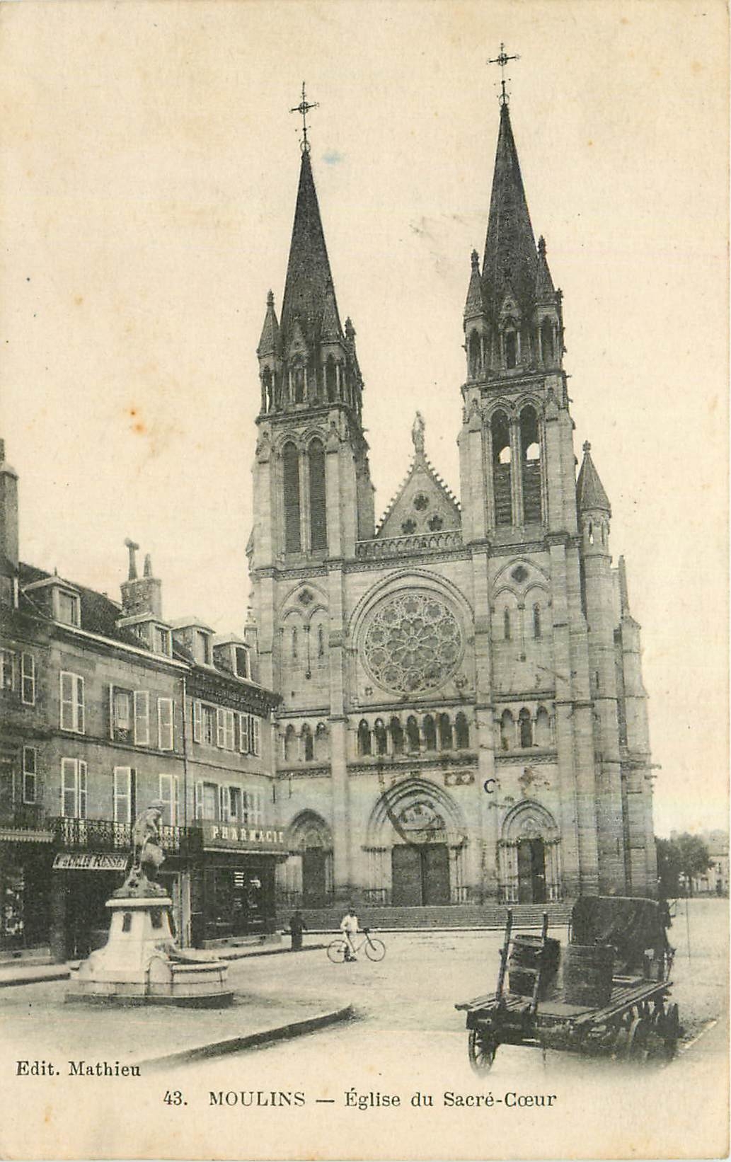 CPA Moulins Eglise du Sacre Coeur Pharmacie
