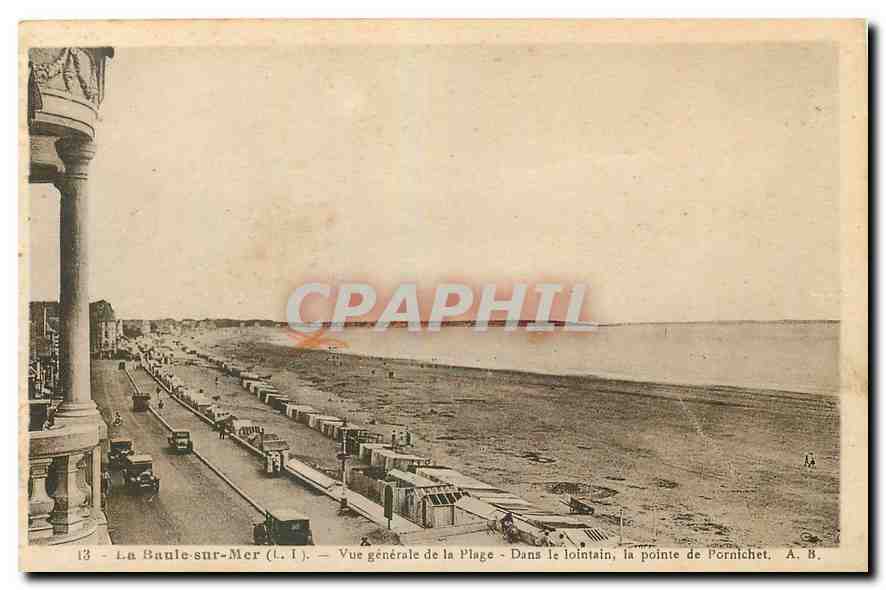 CPA La Baule sur Mer L I Vue generale de la Plage dans le lointain la pointe de Pornichet 