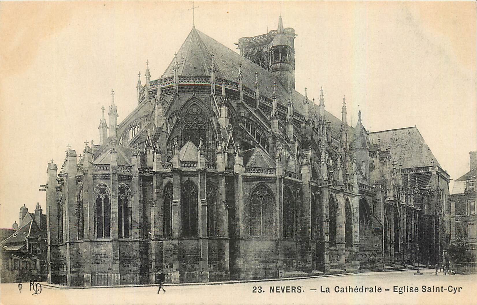 CPA Nevers La Cathedrale Eglise Saint Cyr 