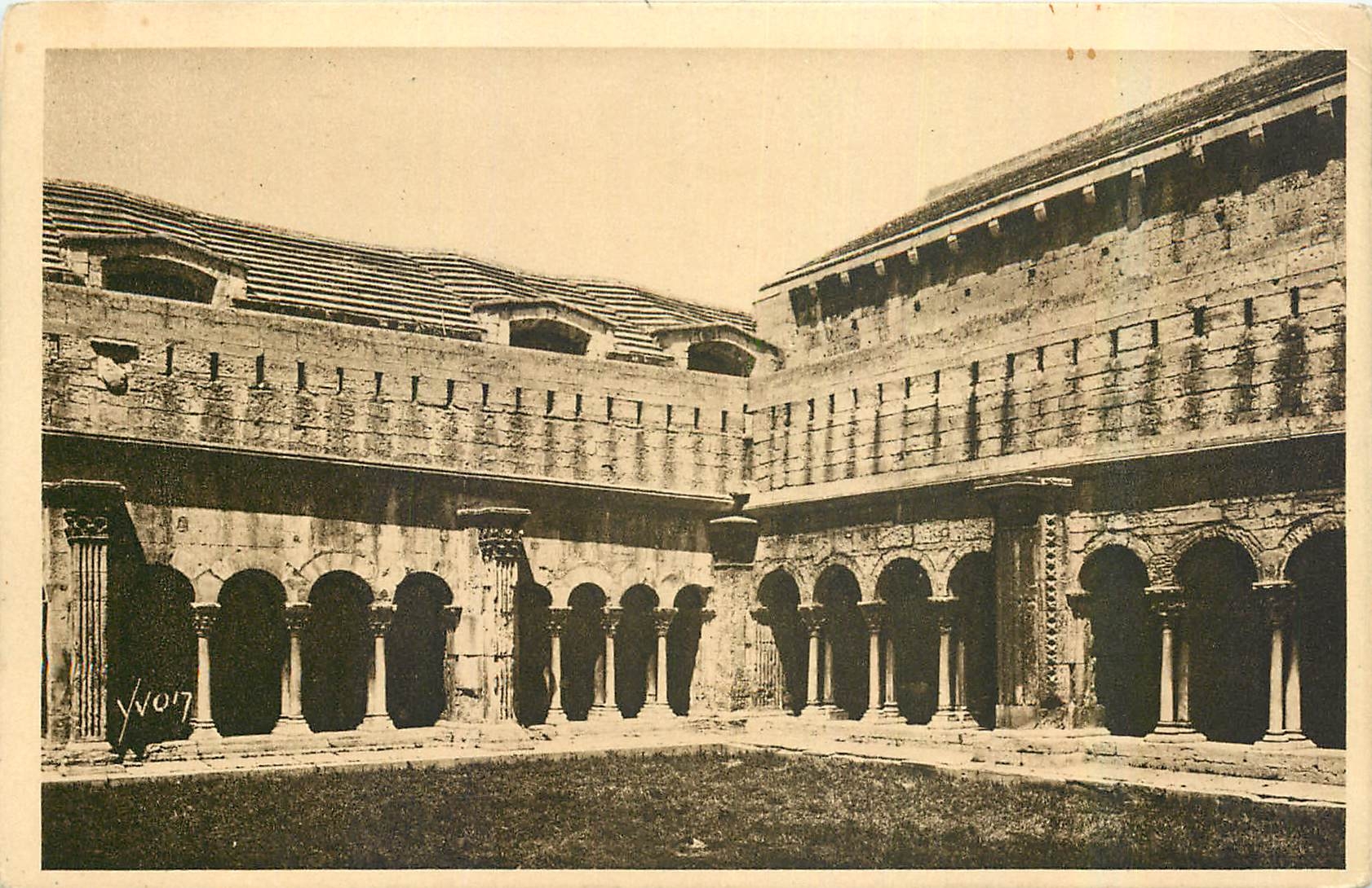 Arles (Bouches-du-Rhône) — Le Cloître de St-Trophime — Éditions YVO17