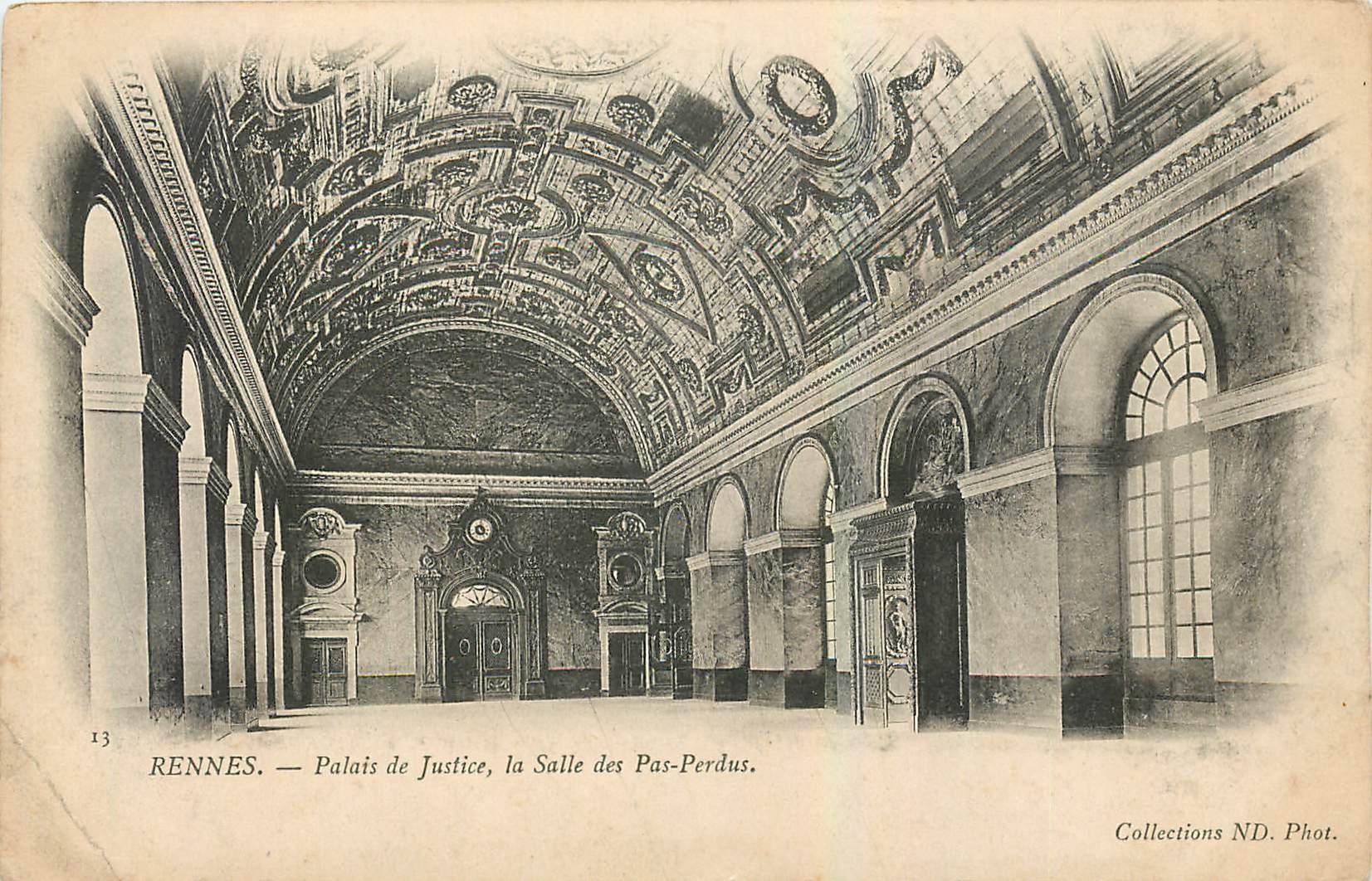 CPA Rennes Palais de Justice la Salle des Pas Perdus 