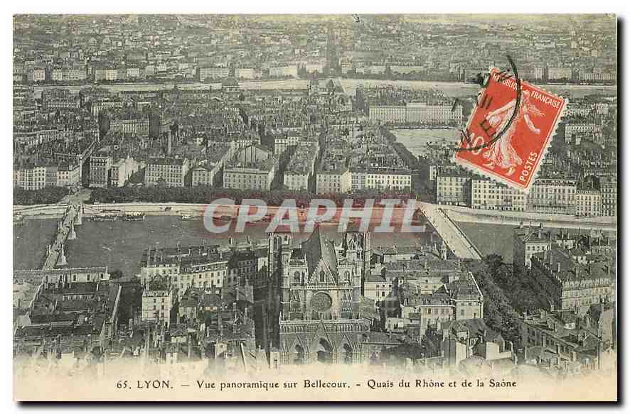 CPA Lyon Vue panoramique sur Bellecour Quais du Rhone et de la Saone 