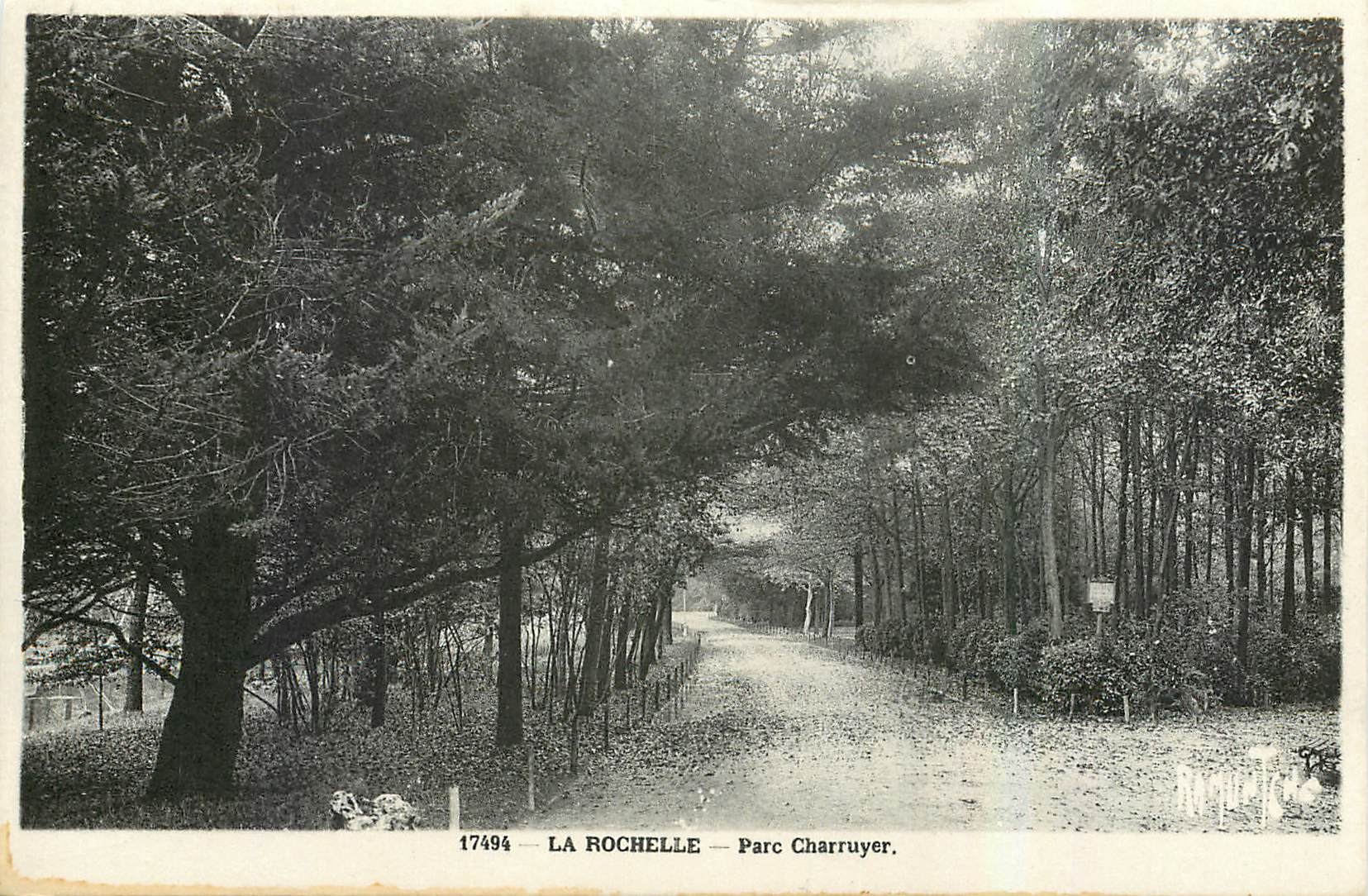 CPA La Rochelle Parc Charruyer 