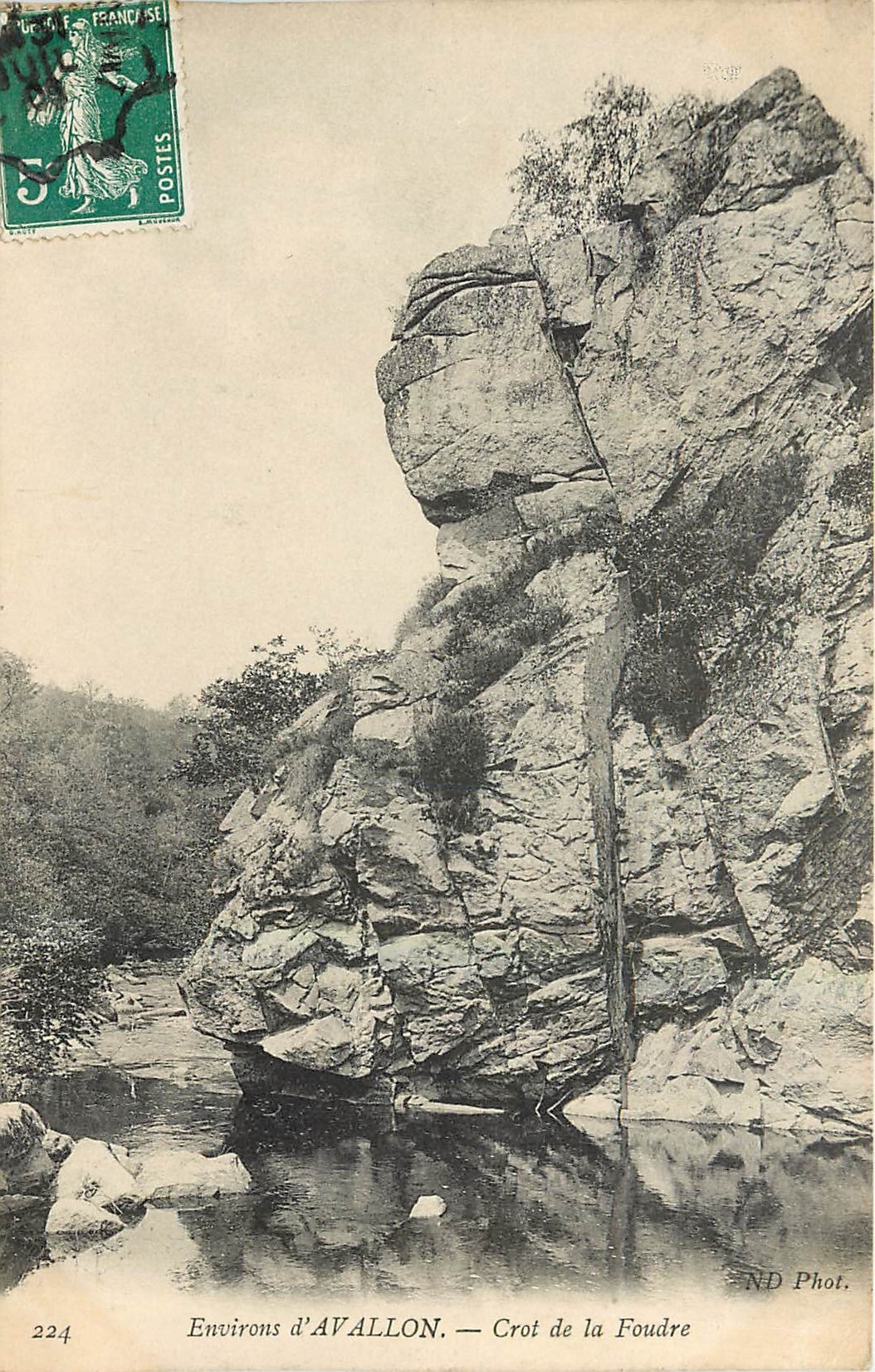 CPA Environs d'Avallon Crot de la Foudre 