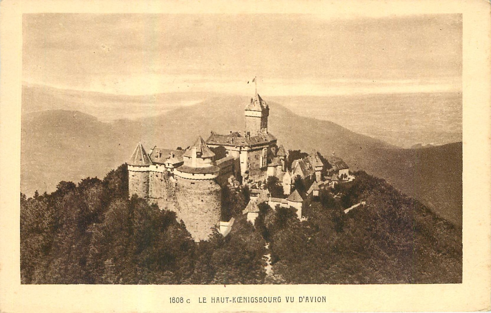 CPA Le Haut Koenigsbourg vu d'avion 