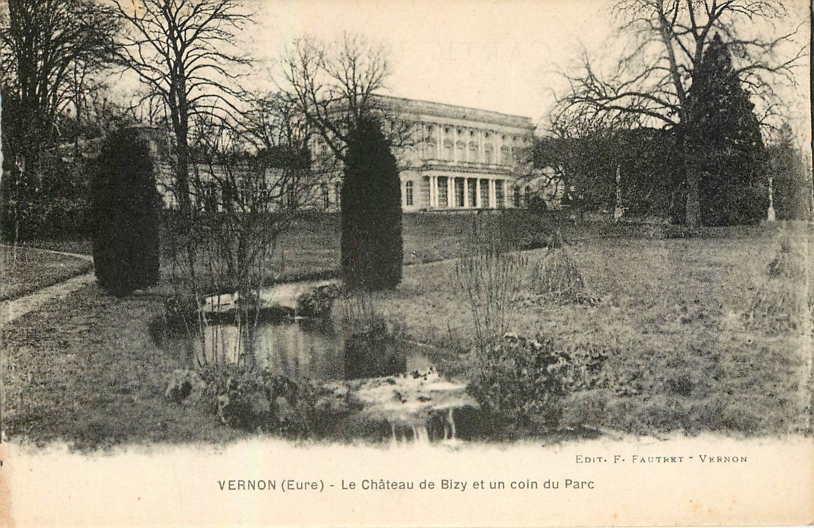CPA Vernon Eure Le Chateau de Bizy et un coin du Parc 