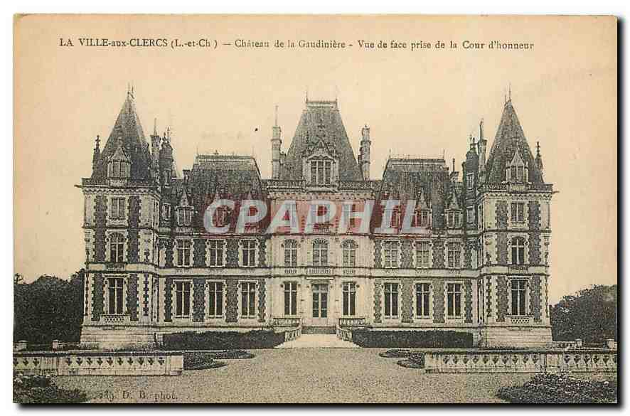 CPA La Ville aux Clercs L et Ch Chateau de la Gaudiniere Vue de face prise de la Cour d'honneur 