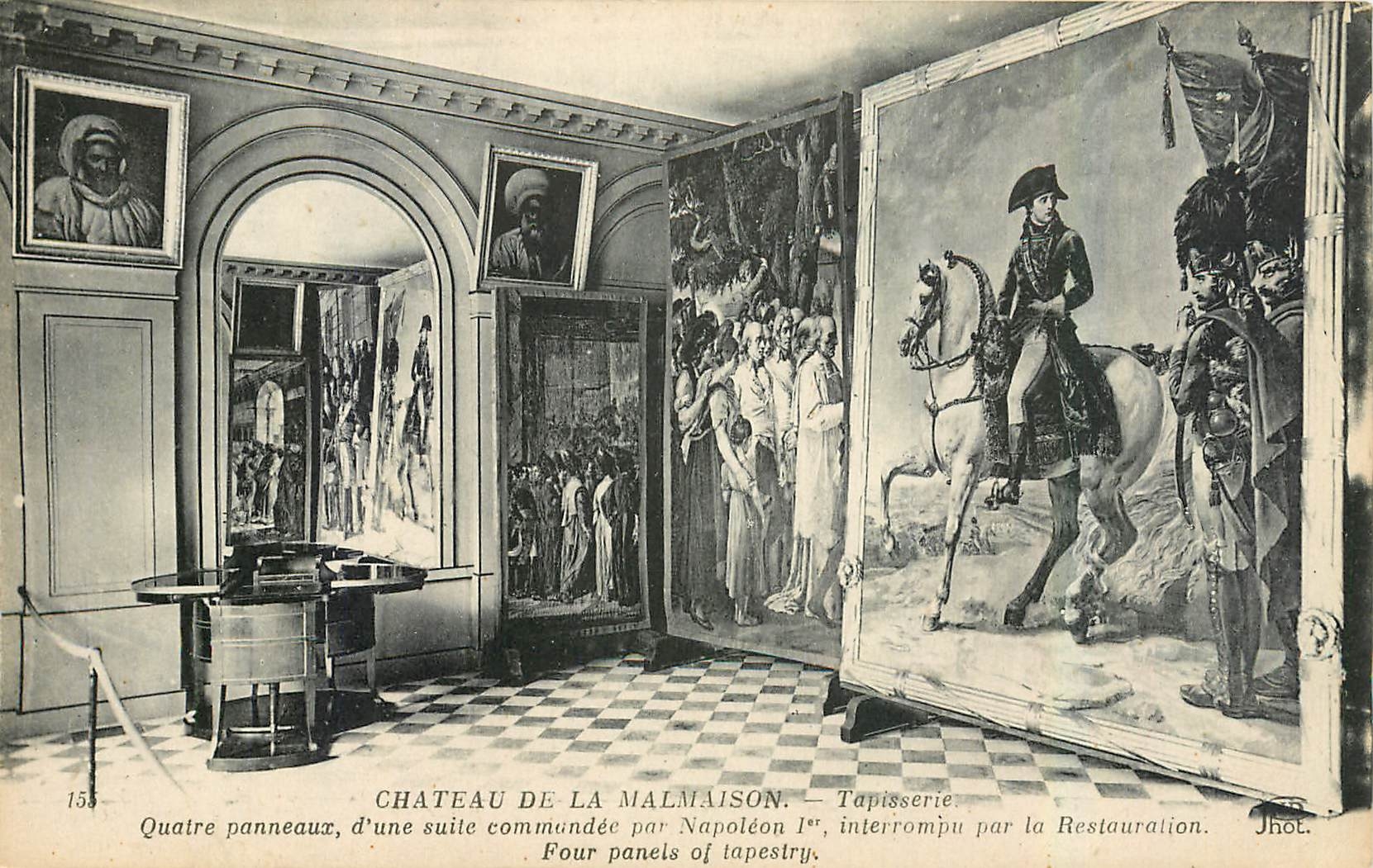CPA Chateau de Malmaison Tapisserie Quatre panneaux d'une suite commandee par Napoleon I 