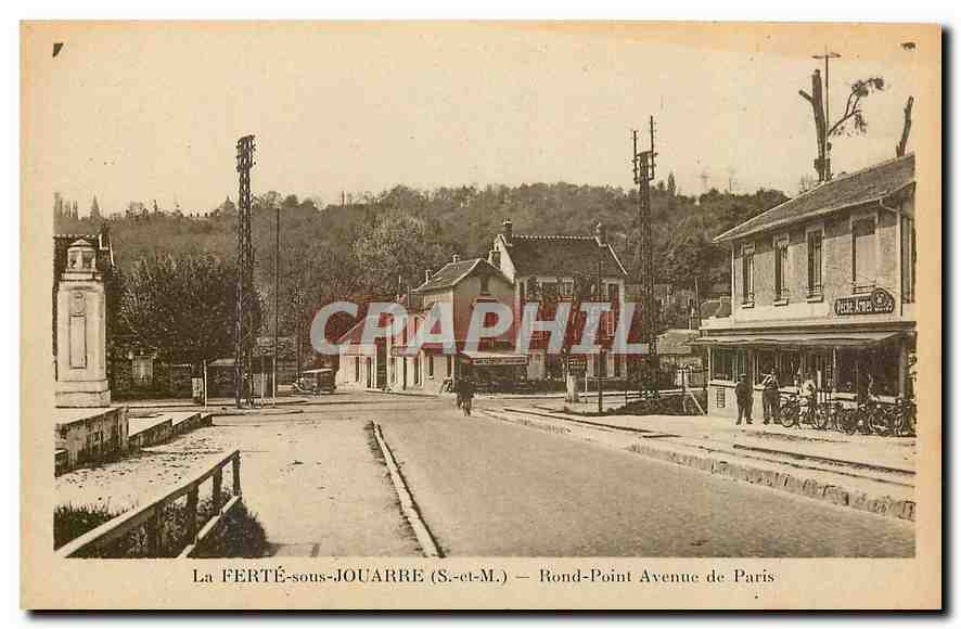 CPA La Ferte sous Jouarre S et M Rond Point Avenue de Paris 