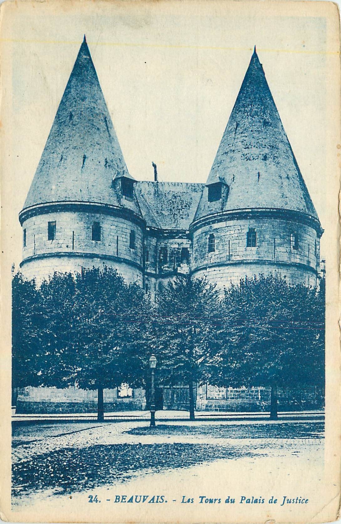 Beauvais — Les Tours du Palais de Justice — n°24