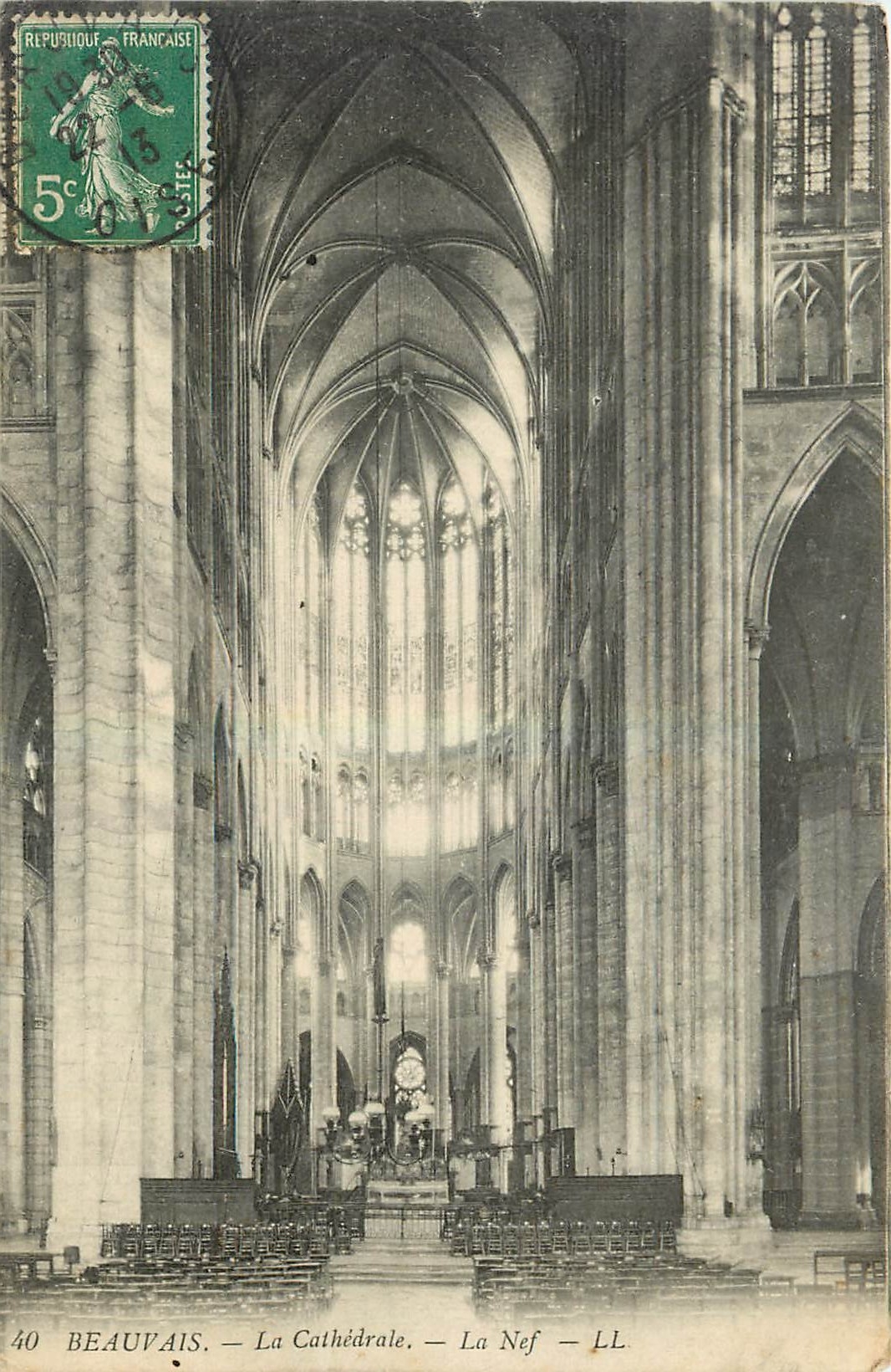 CPA Beauvais La Cathedrale la Nef 