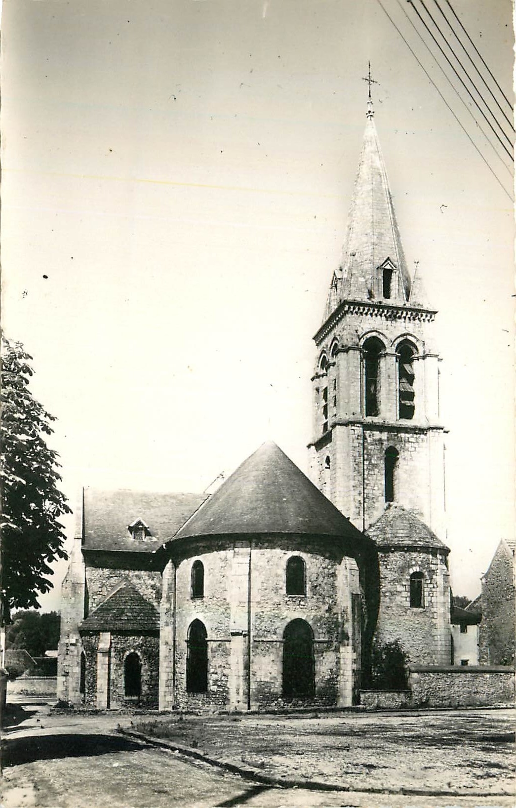 CPM La Ferte Alais S et O L'Eglise Notre Dame L'Abside 