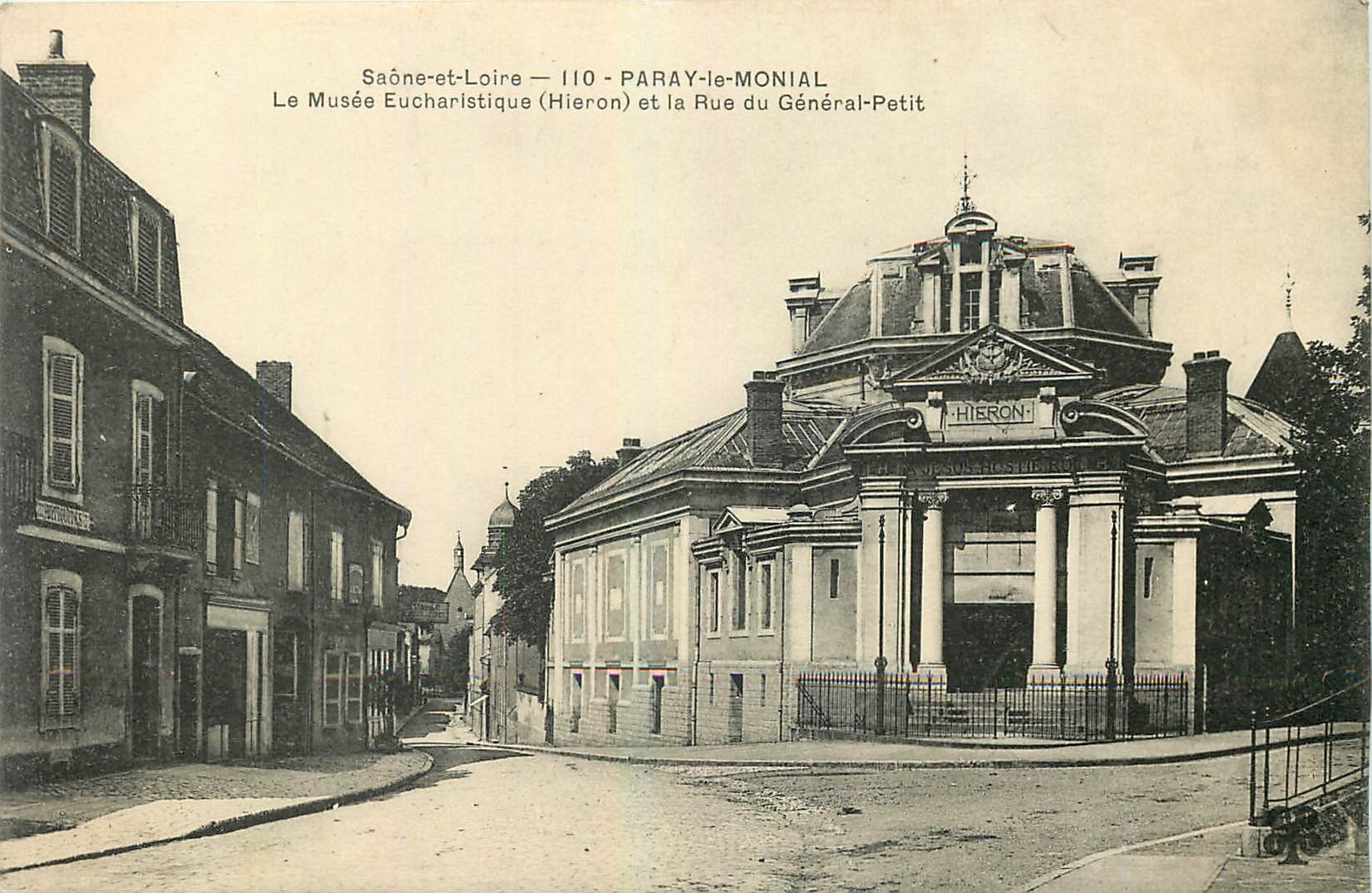 Paray-le-Monial — Le Musée Eucharistique (Hieron) et la Rue du Général-Petit
