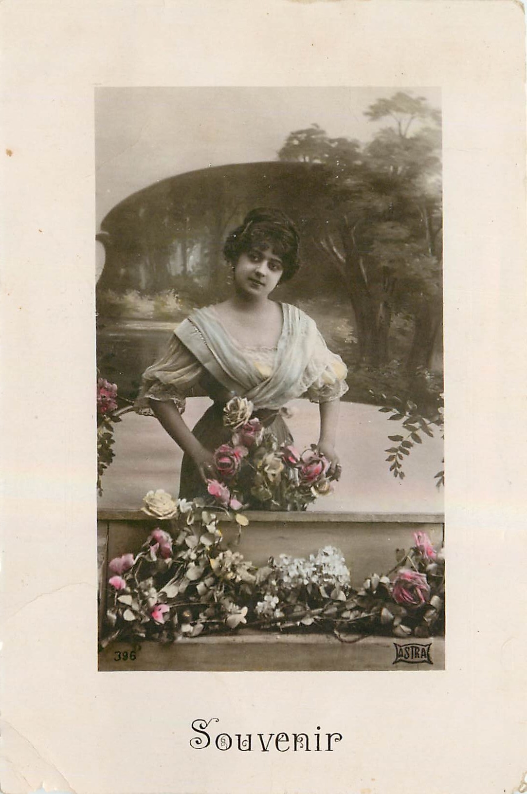 CPA Souvenir Femme