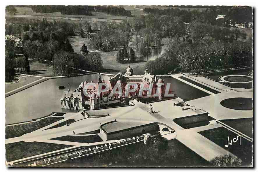 Chantilly — Vue aérienne du Château — J. Vron