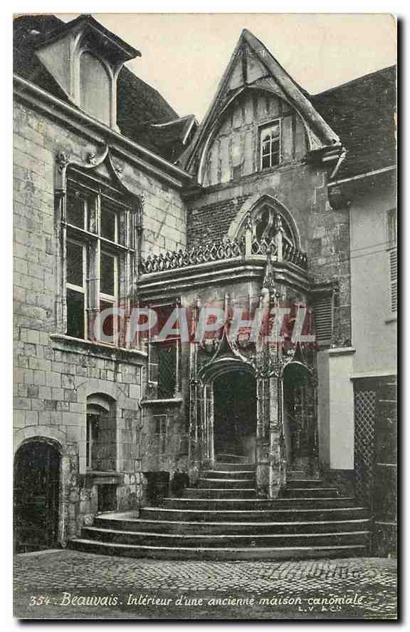 CPA Beauvais Interieur d'une ancienne maison canorriale 