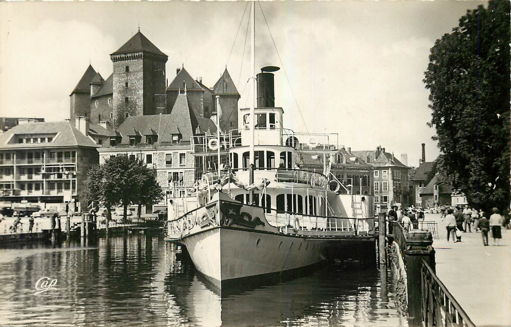 Anneyce — Le Port et le Château — Réal-Photo