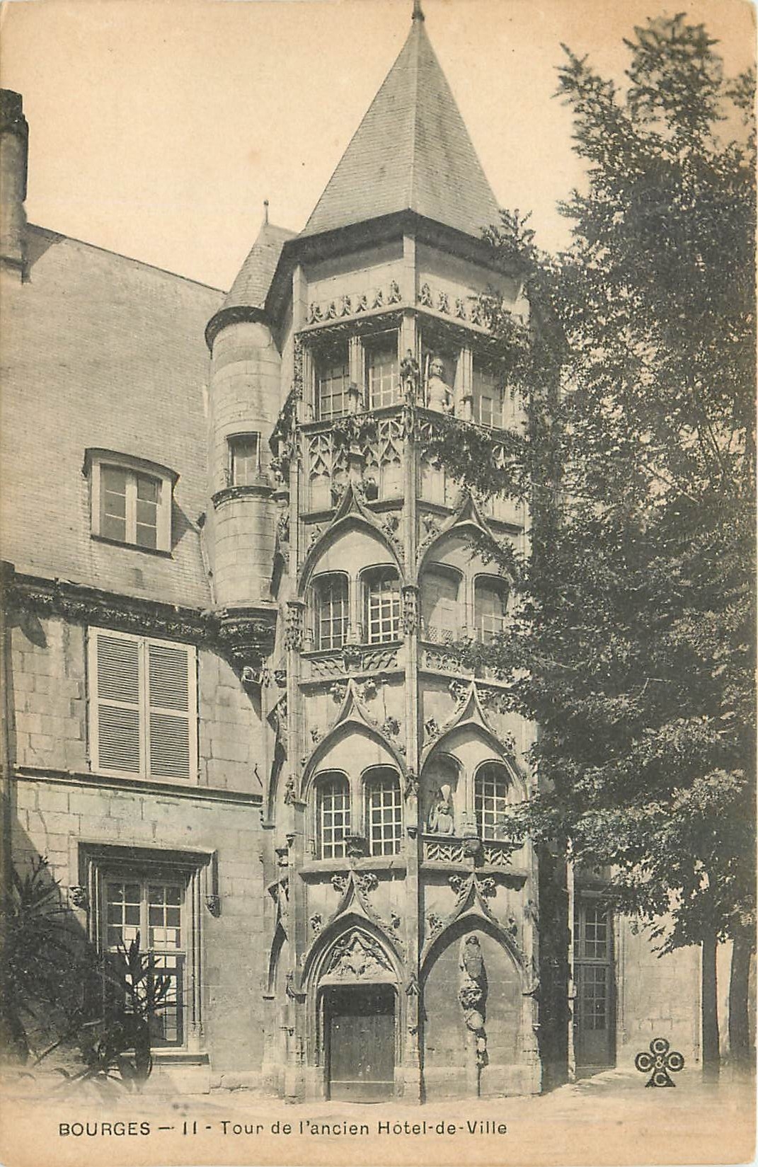 CPA Bourges Tour de l'ancien Hotel de Ville 