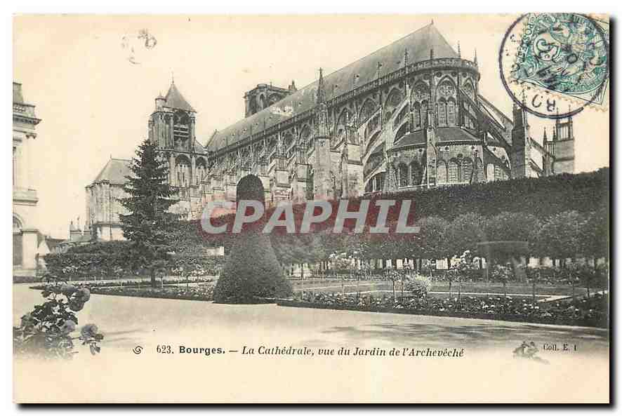 CPA Bourges la Cathedrale vue du Jardin de l'Archeveche 