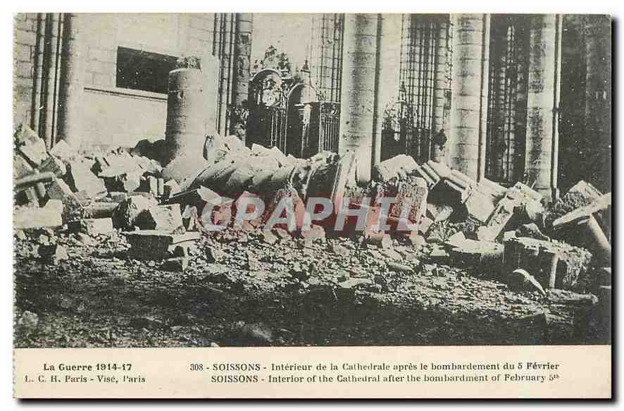 CPA La Guerre 1914 17 Soissons Interieur de la Cathedrale apres le Bombardement du 5 Fevrier 