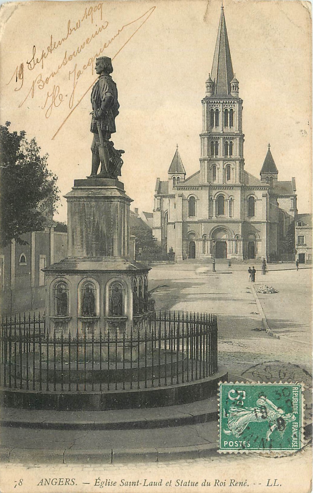 CPA Angers EGlise Saint Laud et Statue du Roi Rene 