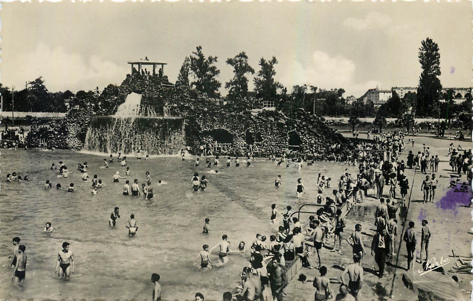 Toulouse - Piscine Municipale, Parc des Sports, Rocher et Cascade — Les Éditions NARCO