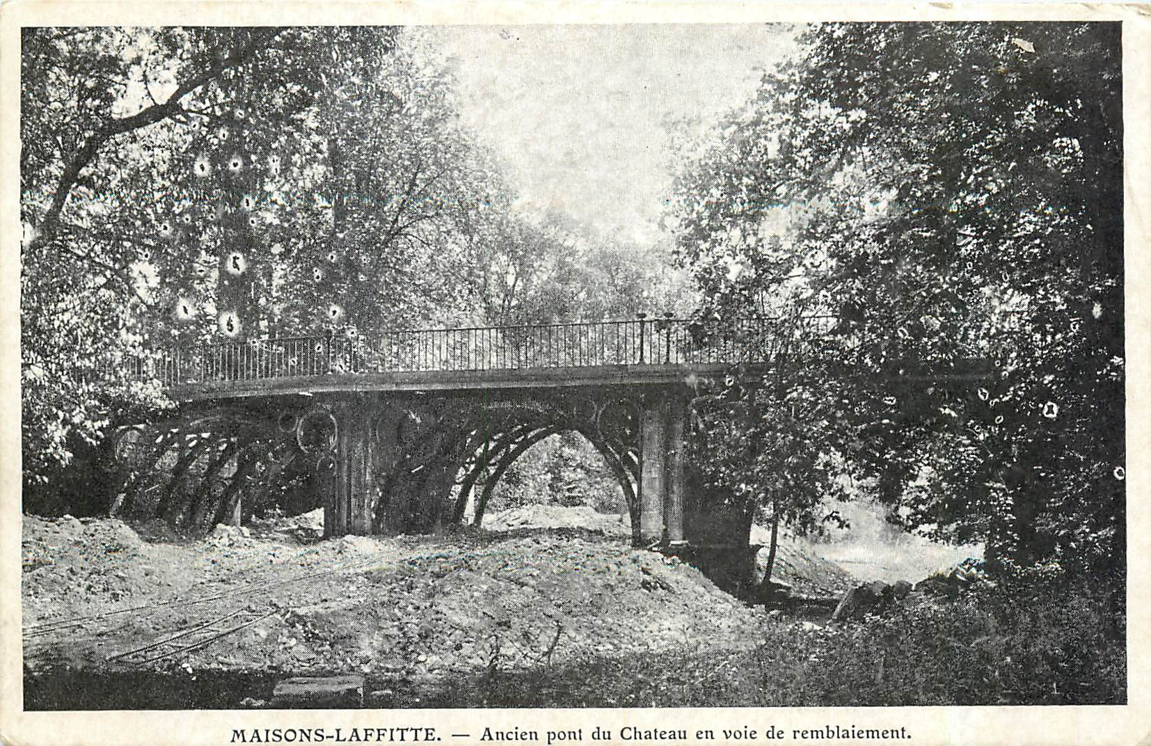 CPA Maisons Laffitte Ancien pont du Chateau en voie de remblaiement 