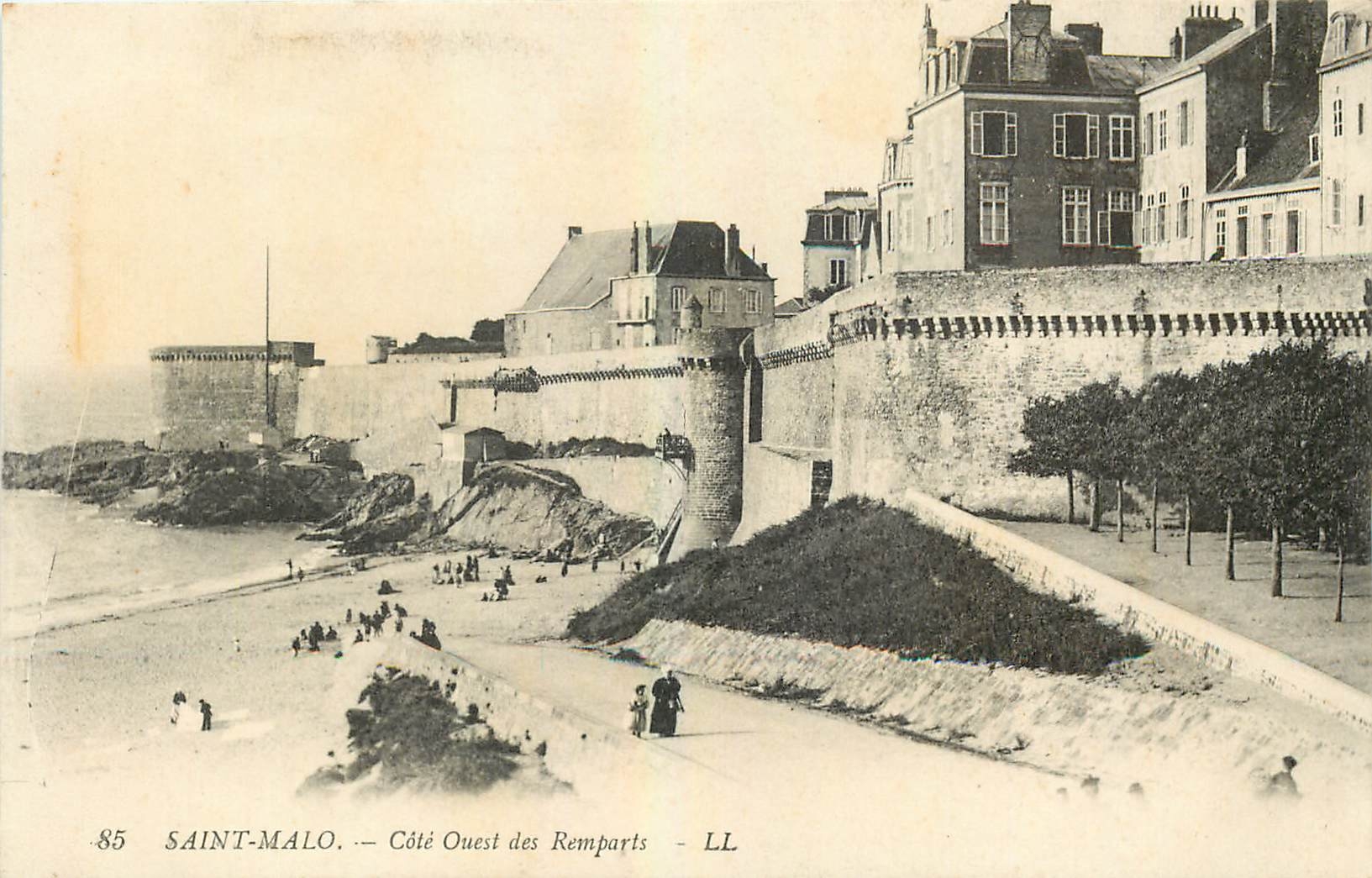 Saint-Malo — West Side of the Walls — LL