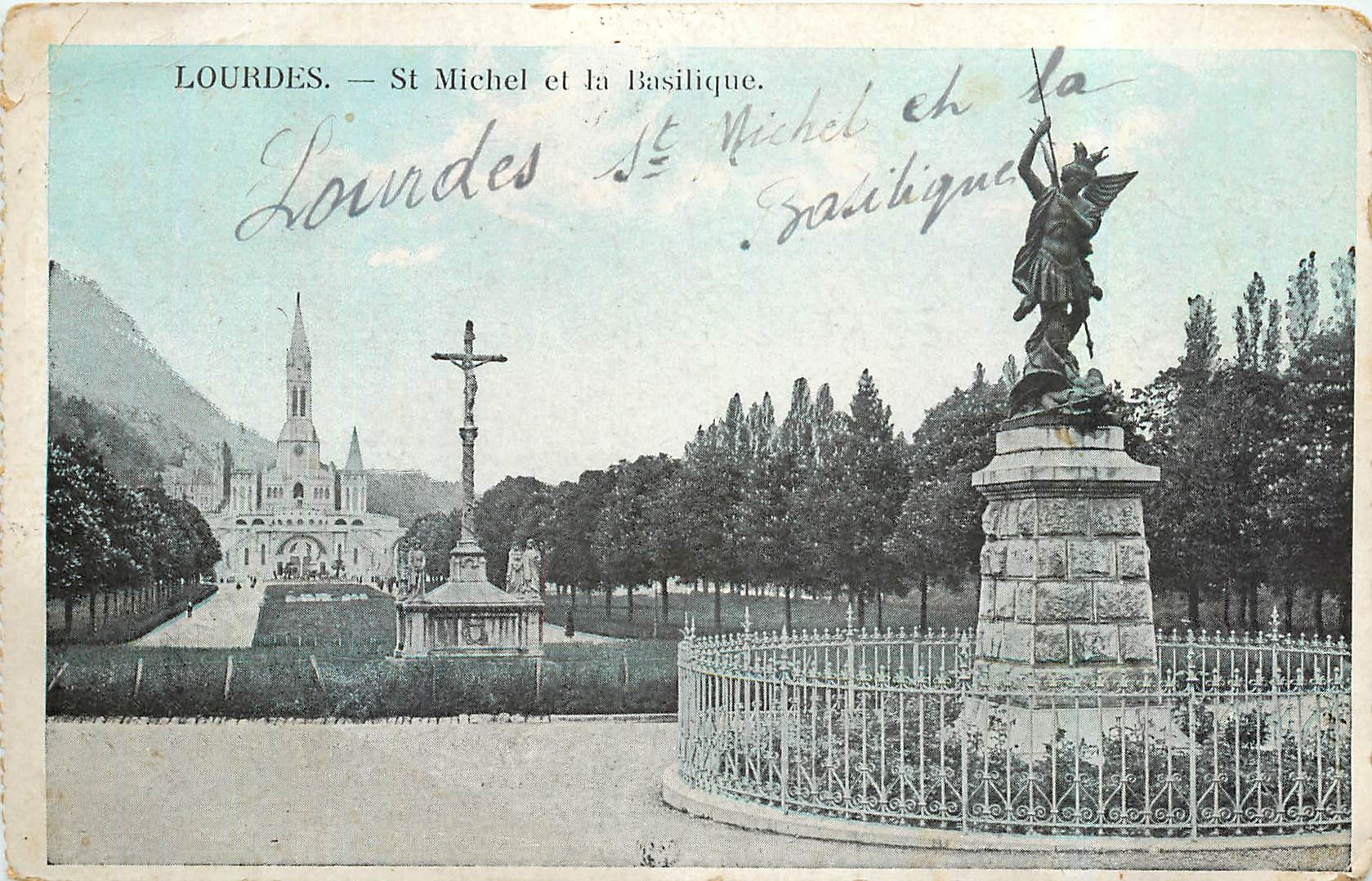 CPA Lourdes St Michel et la basilique 