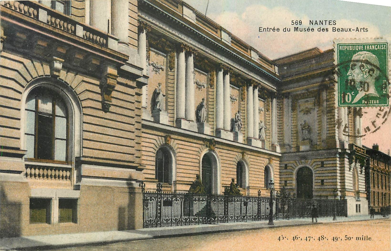 CPA Nantes Entree du Musee des Beaux Arts 