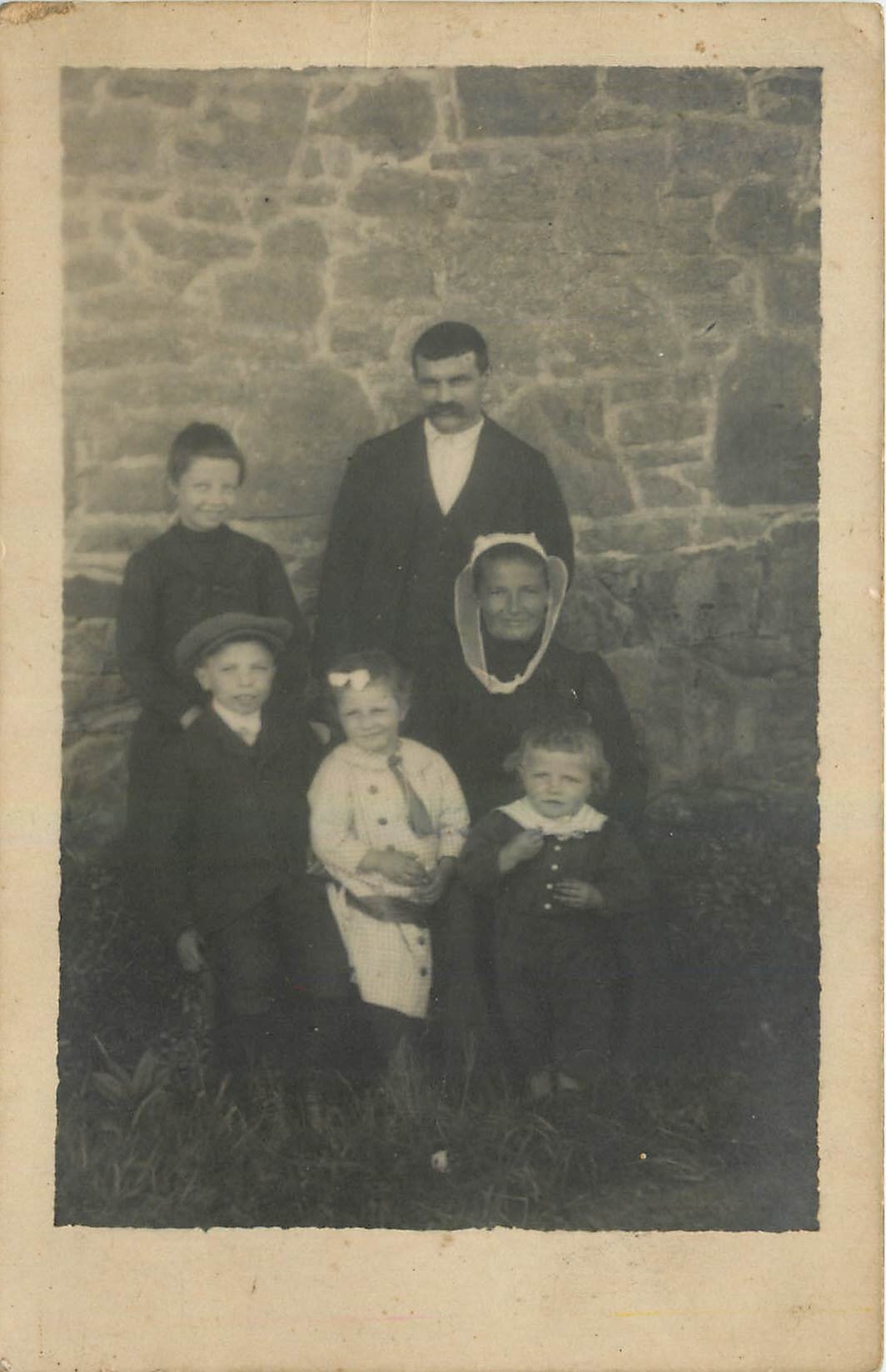 CARTE PHOTO Famille Folklore