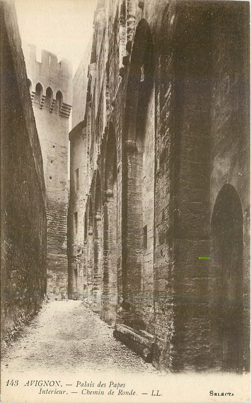CPA Avignon Palais des Papes Interieur Chemin de Ronde 