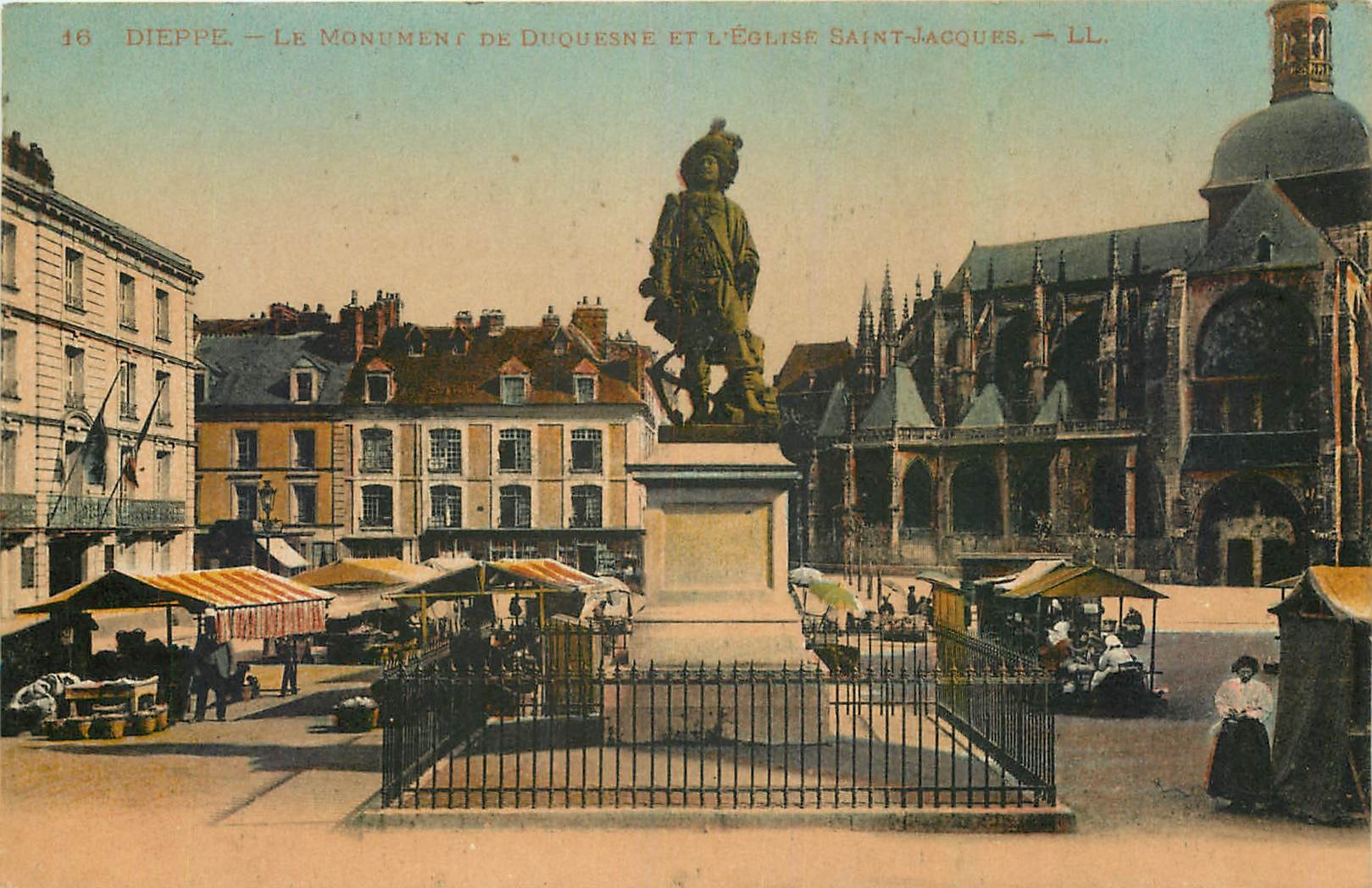 CPA Dieppe Le Monument et Eglise Saint Lacques 