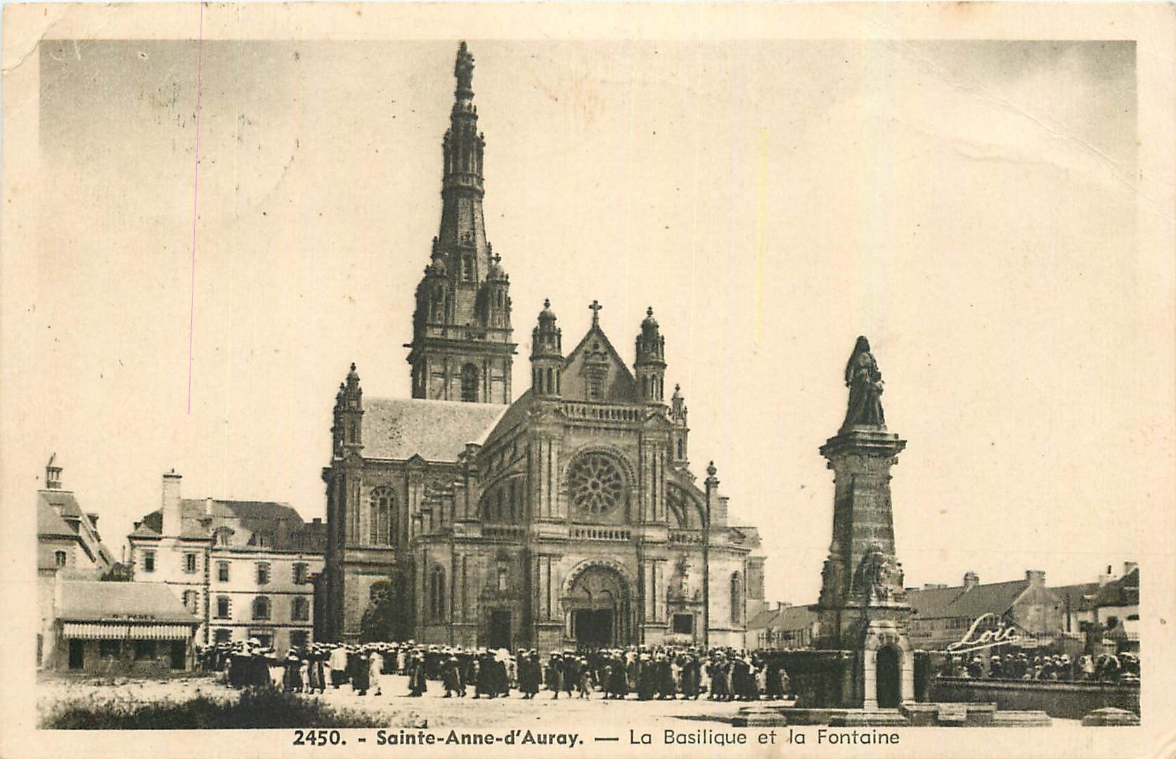 Sainte-Anne-d'Auray — La Basilique et la Fontaine — Éditeur Lote, n° 2450