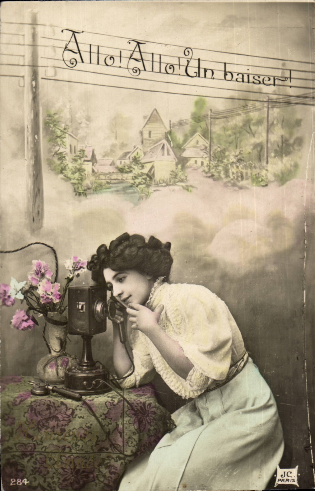 Jeune femme au téléphone — texte 'Allo! Allo! Un baiser!' — J.C. PARIS n°284