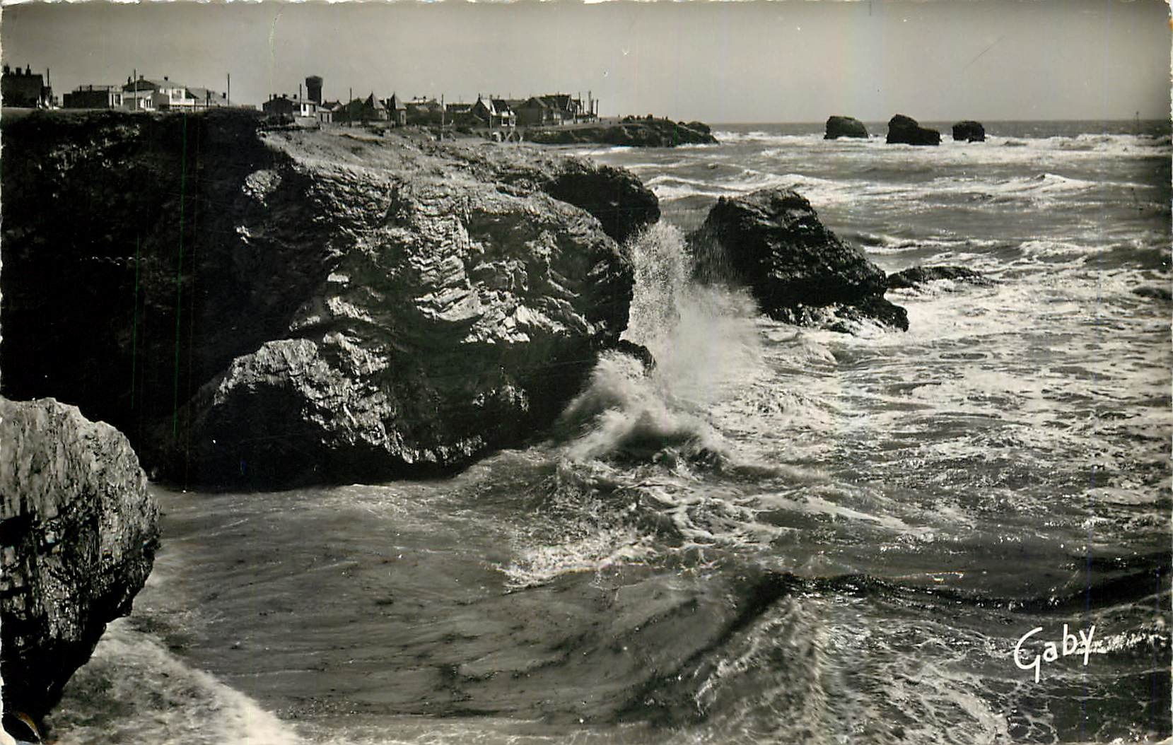 CPM La Corniche Vendeenne Sion sur Mer Vendee La Cote par gros Temps 