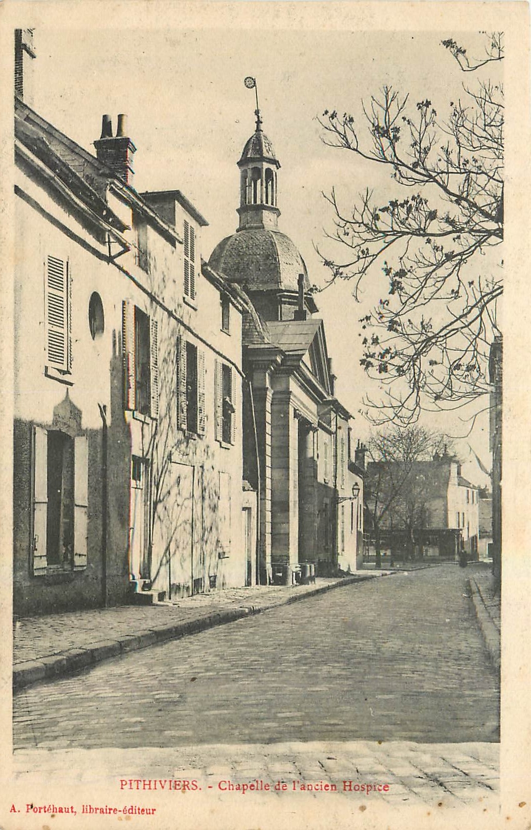 CPA Pithiviers Chapelle de Incien Hospise 