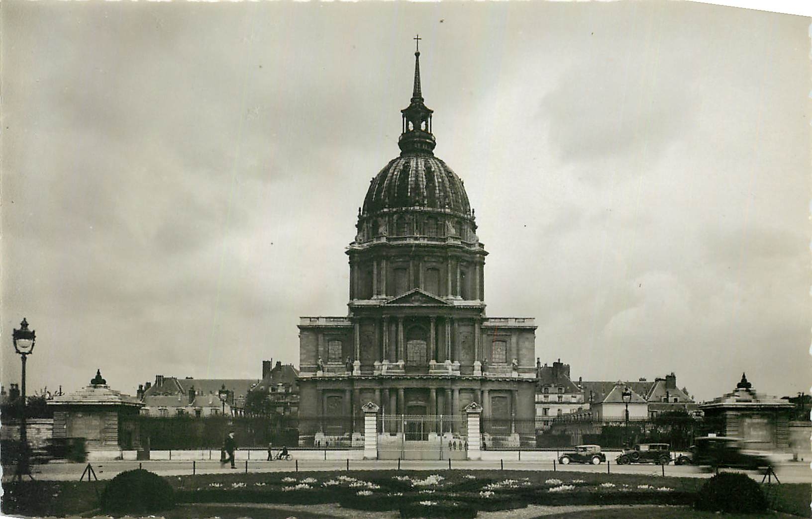 CPA Paris Le Dome des Invalides 
