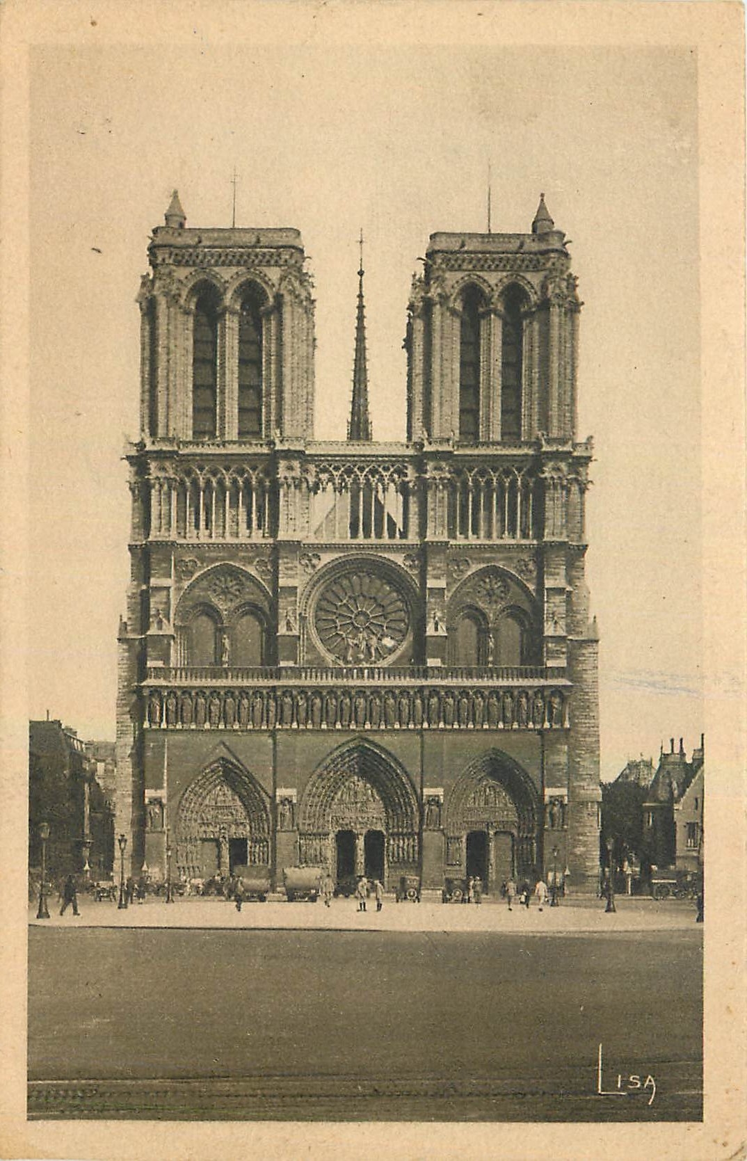 CPA Paris Facade de la Cathedrale Notre Dame 