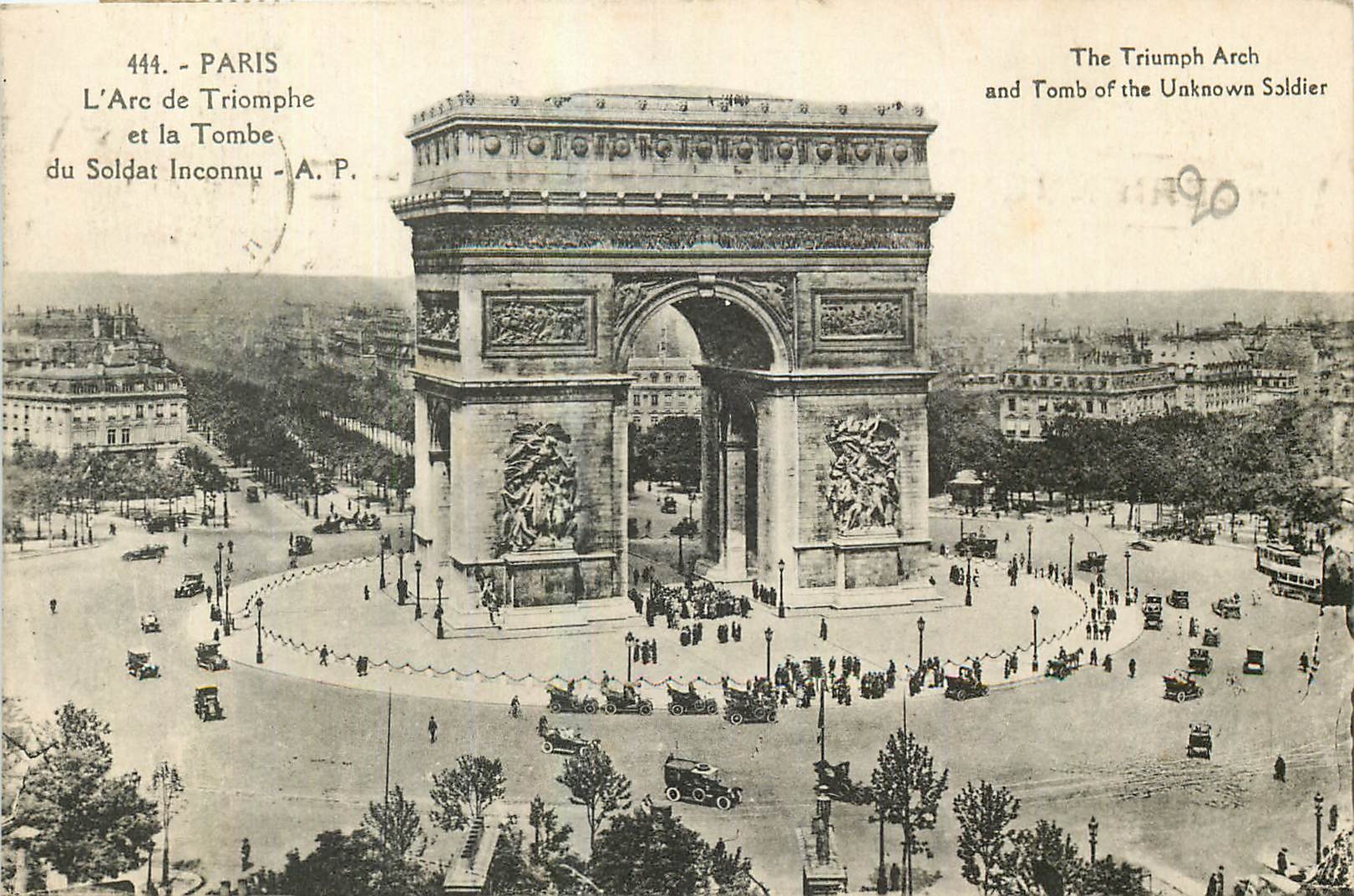 CPA Paris l'Arc de Triomphe et la Tombe du Soldat Inconnu 