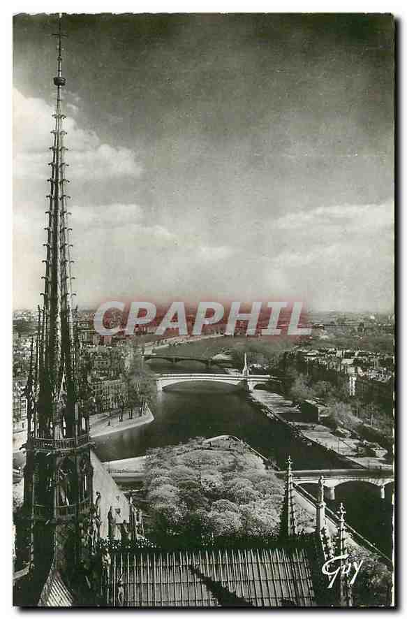 CPA Paris et ses Merveilles La Fleche de Notre Dame Panorama sur l'Est de Paris 