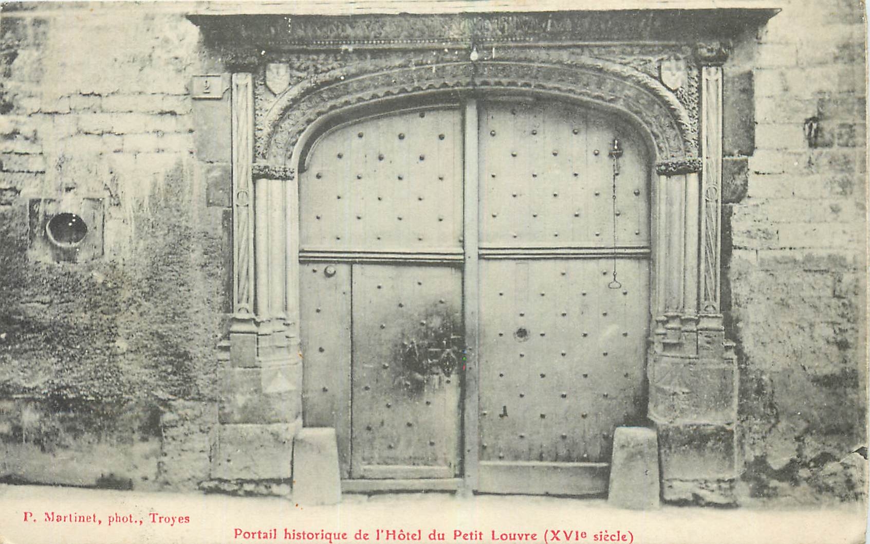 CPA Paris Portrait historique de l'Hotel du Petit Louvre 