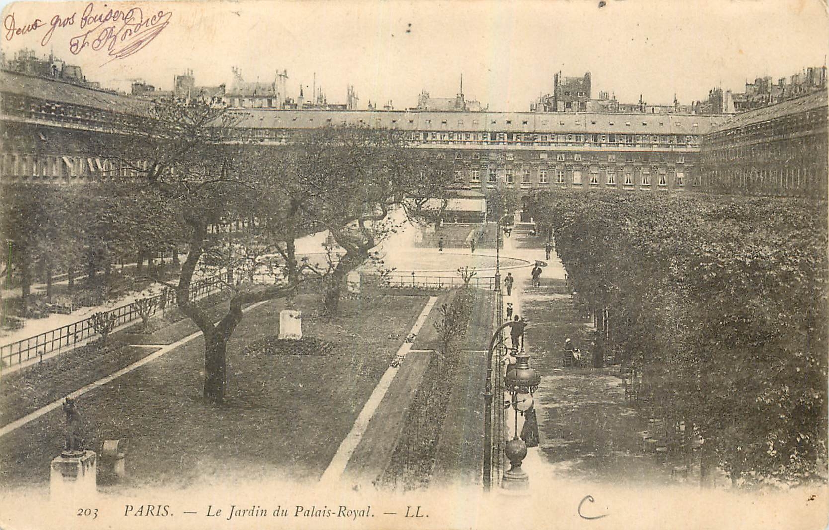 CPA Paris Le Jardin du Palais Royal 