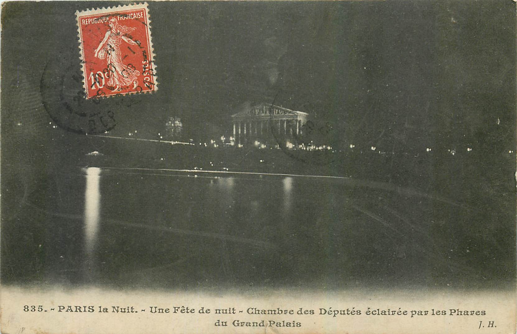 CPA Paris la Nuit Une Fete de Nuit Chambre des Deputes eclaree par les Phares du Grand Palais 