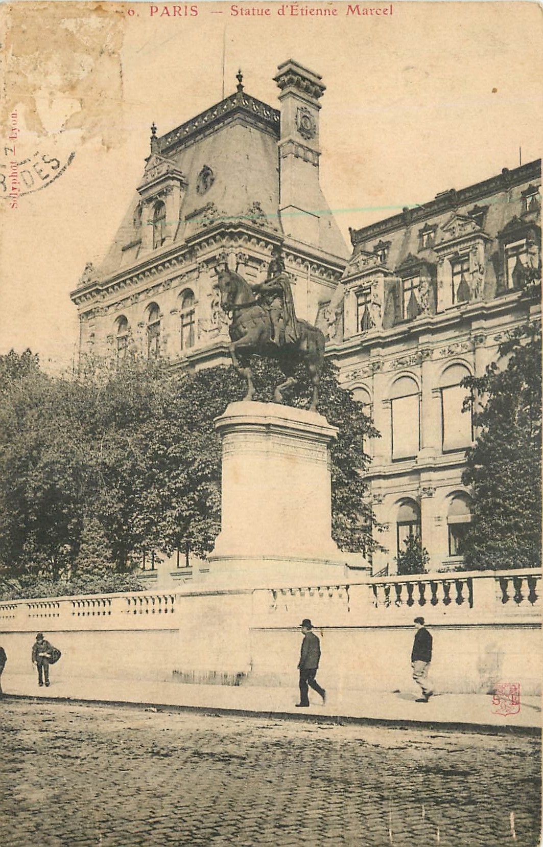 CPA Paris Statue d'Etienne Marcel 